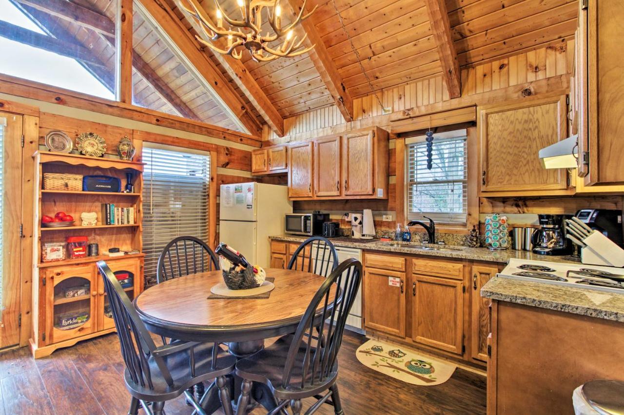 Sevierville Cabin With Private Hot Tub And Fireplace! Exteriör bild